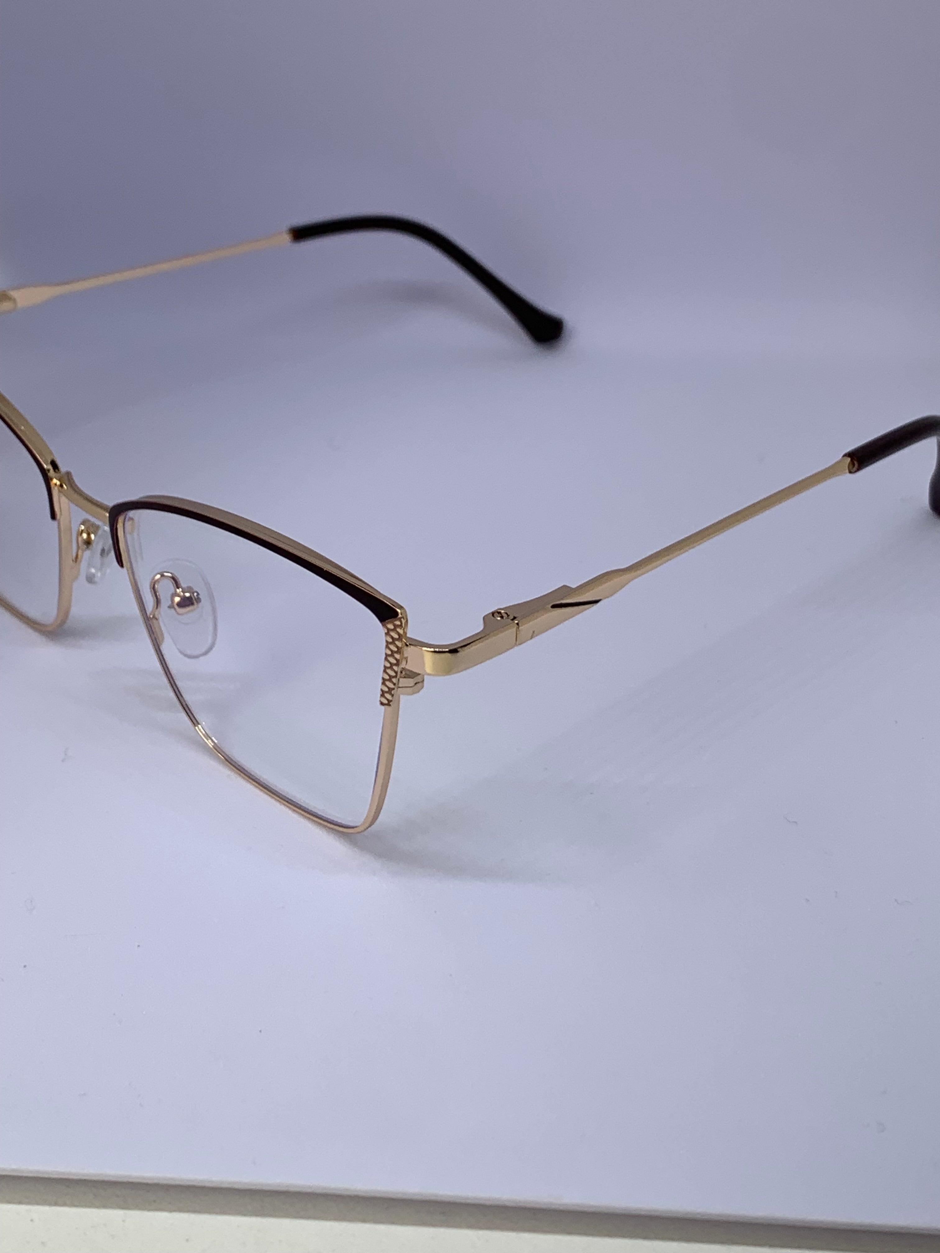 Modelo Metal Black Gold